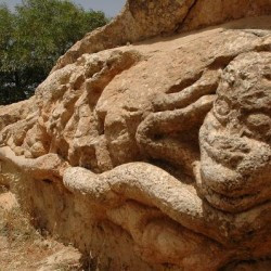 Slonta, Snake's head