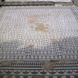 Italica, A meandering floor mosaic