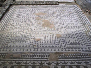 Italica, A meandering floor mosaic