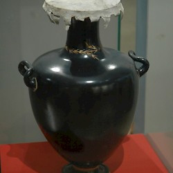 Amphipolis, Black-glazed hydria, used as an urn