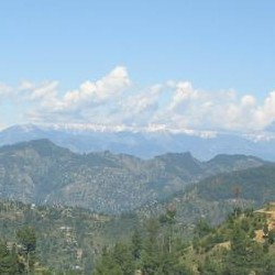 In the distance: the wall-shaped Himalayas