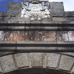 Alcántara bridge, arch, inscription ()