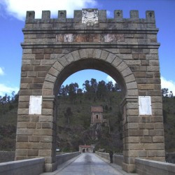 Alcántara bridge, arch