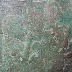 Esarhaddon and his mother attend the restoration of Babylon