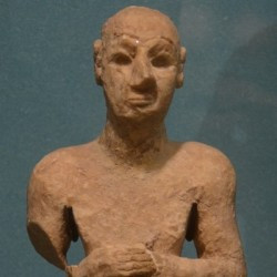 Statuette of a king