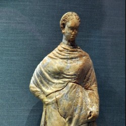 Halos, Figurine of a lady