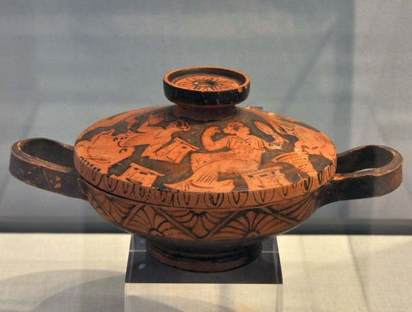 Halos, Lekane (covered dish)