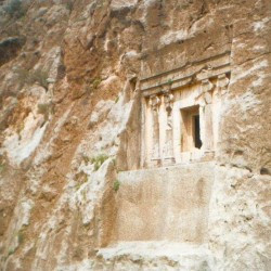 Kupan, Achaemenid rock tomb