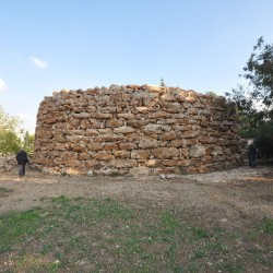 Rujm al-Malfouf: the tower itself