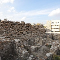 Rujm al-Malfouf, storerooms and tower