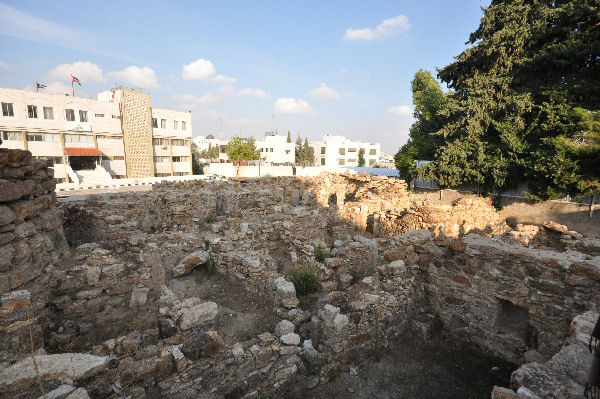 Rujm al-Malfouf, Storerooms