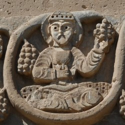 Akdamar, Relief of a drunken Noah