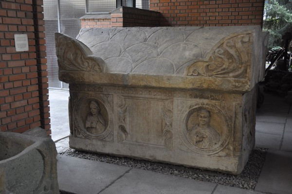 Sirmium, Sarcophagus of a couple; the woman is depicted with a dove, which may signify that she was a Christian