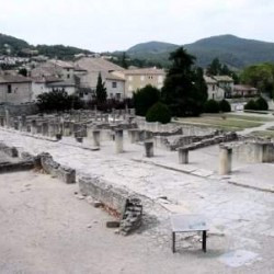 Vaison, Street