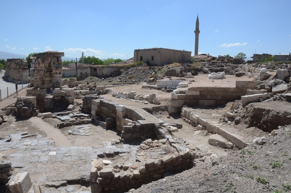 Tyana, City center (nymphaeum?)