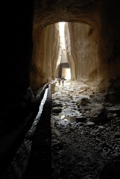 Seleucia in Pieria, Tunnel, Inside