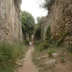Seleucia in Pieria, Canal with rock tombs