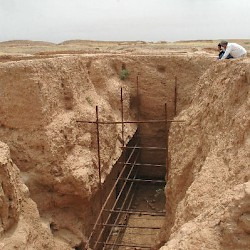 Choga Zanbil, Royal Palace, Tombs