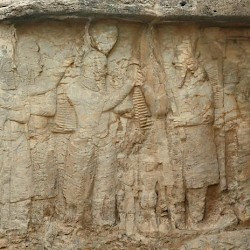 Investiture relief of Ardašir I, central scene