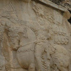 Naqš-e Rajab, Investiture relief of Shapur I, Damaged king