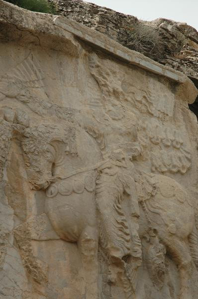 Naqš-e Rajab, Investiture relief of Shapur I, Damaged king