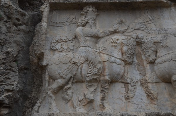 Naqš-e Rajab, Investiture relief of Shapur I, Ahuramazda