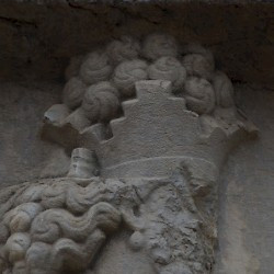Naqš-e Rajab, Investiture relief of Shapur I, Ahuramazda, crown