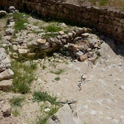 Baalbek, temple of Jupiter, Great Court, Deep sounding, Finds