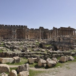 Baalbek, temple of Jupiter, Great Court