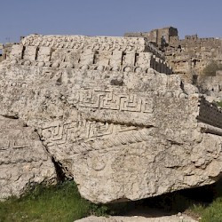 Baalbek, temple of Jupiter, Great Court, Decoration