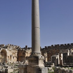 Baalbek, temple of Jupiter, Great Court, Northern column