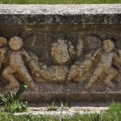Baalbek, temple of Jupiter, Great Court, Northern basin, decoration