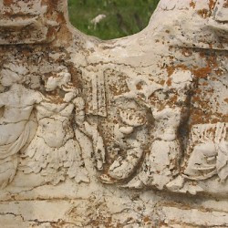 Baalbek, temple of Jupiter, Great Court, Northern basin, decoration