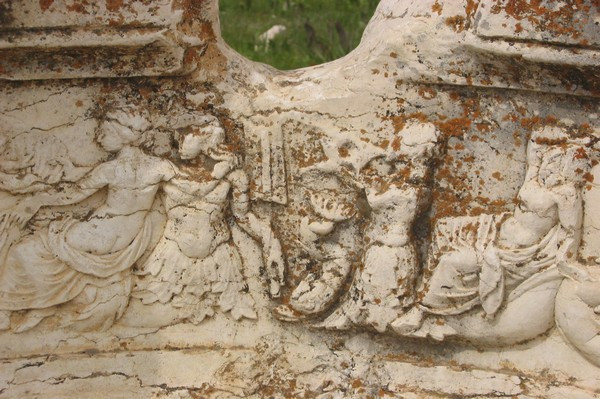 Baalbek, temple of Jupiter, Great Court, Northern basin, decoration