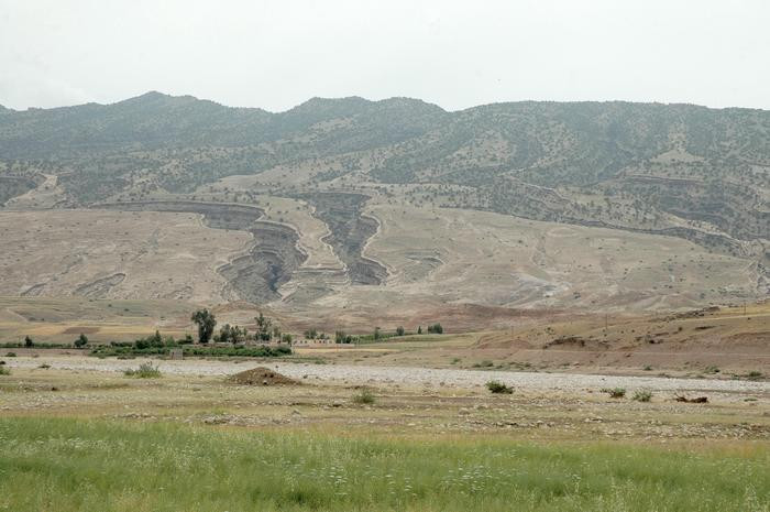 Zagros, Incision (a brook cutting its way through the rocks)