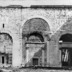 Constantinople, Golden Gate at the beginning of the twentieth century, seen from the outside.