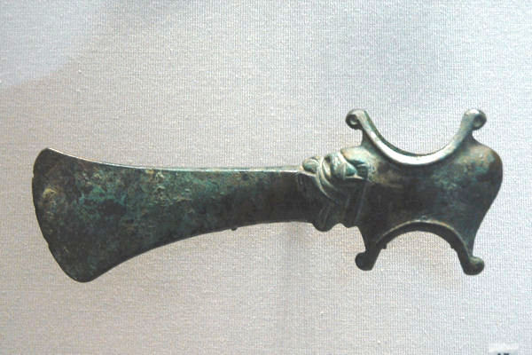 Susa, Battle axe