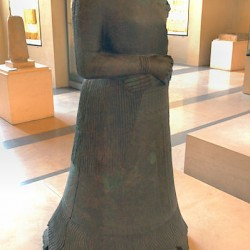 Susa, Statue of queen Napirasu, wife of Untaš-Napiriša