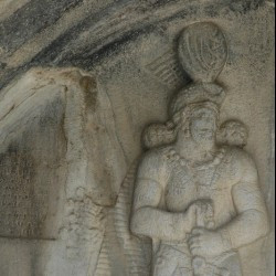 Taq-e Bostan, Small cave, Inscription and Shapur III or Ardashir III