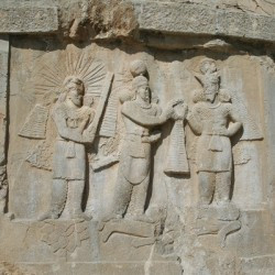 Taq-e Bostan, Investiture relief of Shapur II
