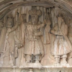 Taq-e Bostan, Large cave, Upper relief