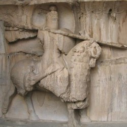 Taq-e Bostan, Large cave, Lower relief