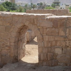Akaba, Umayyad fort, Postern gate