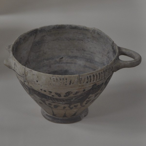 Tenedos, Corinthian pot.