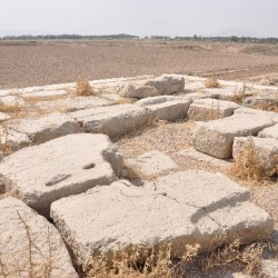 Takht-e Rostam, The platform itself
