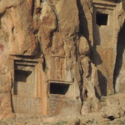Eshaqvan, Rock Tombs