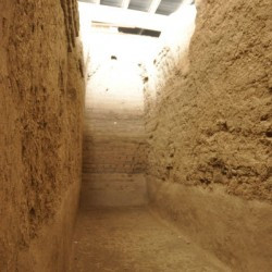 Tepe Nush-e Jan, Inside the fort