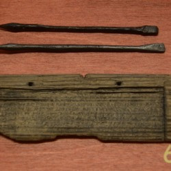 Valkenburg, Writing tablet and pens