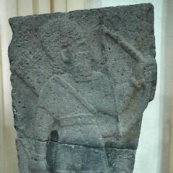 Harrian, Relief of an archaic warrior