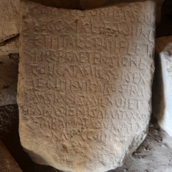 Qasr el-Azraq, Road building inscription from the age of Aurelian
